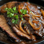 Saftige Rinderbrust in aromatischer Balsamico-Zwiebelsauce