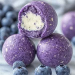 Cremige Blaubeer-Käsekuchen-Protein-Energie-Bällchen