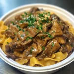 Beef Stroganoff mit Sahne und Tagliatelle einfach zubereiten.